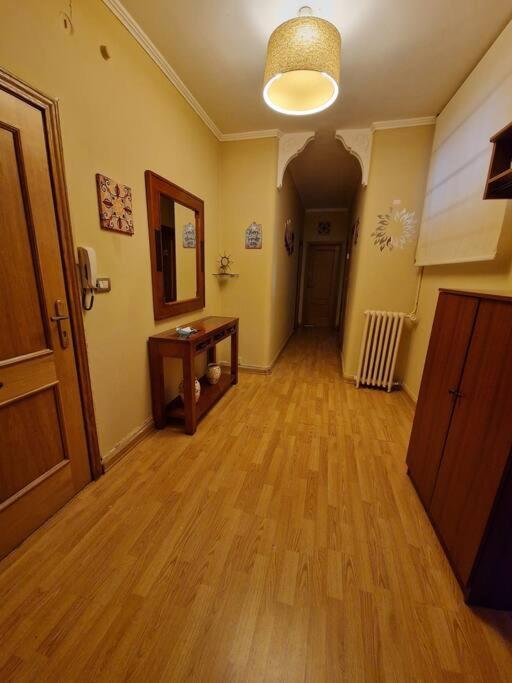Piso En Estacion De Monforte De Lemosアパートメント エクステリア 写真